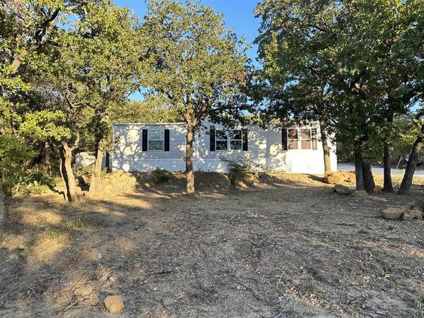 445 Lakeside Drive, Bowie, TX 76230