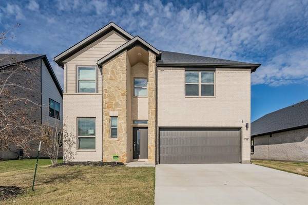 648 Erin Hills Drive, Red Oak, TX 75154