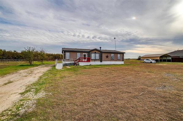 2161 Country Acres Road, Venus, TX 76084