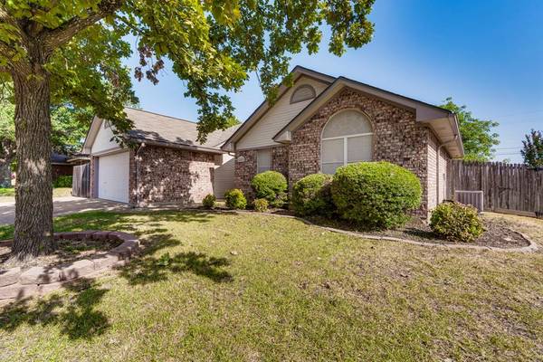 2807 Oriental Avenue, Midlothian, TX 76065