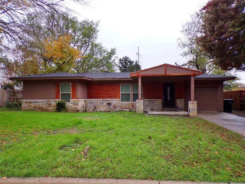 3840 W Spurgeon Street, Fort Worth, TX 76133