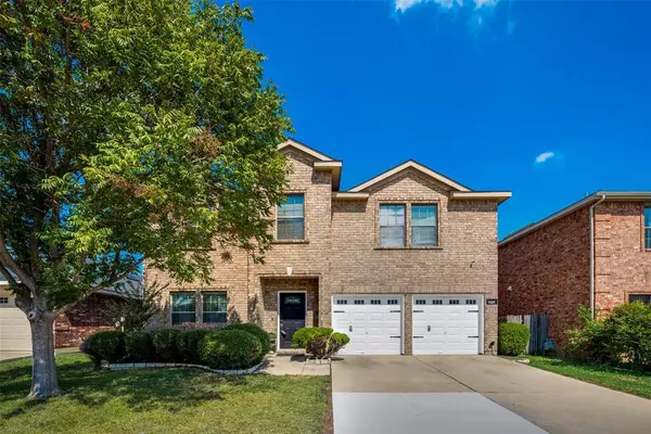 707 Gemstone Trail, Arlington, TX 76002