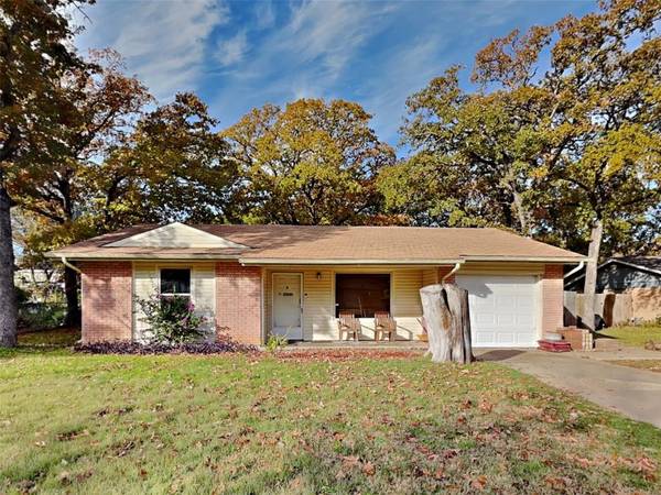 711 Paula Street, Kennedale, TX 76060