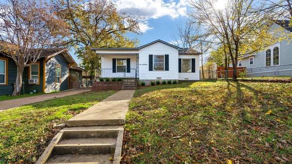 616 W Hull Street, Denison, TX 75020