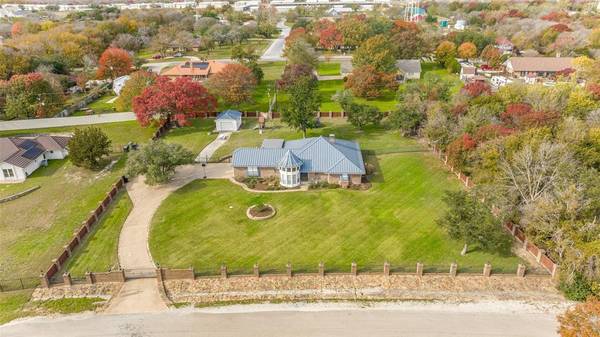 408 Big Creek Road,  Willow Park,  TX 76087