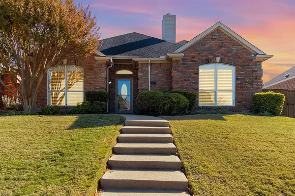 2546 Plumdale Drive, Carrollton, TX 75006