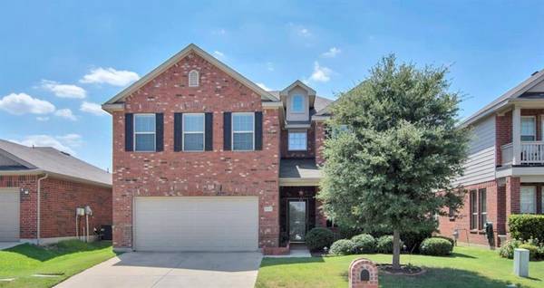 9065 Golden Sunset Trail, Fort Worth, TX 76244