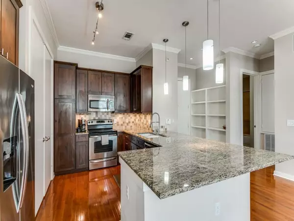 Dallas, TX 75204,2950 Mckinney Avenue #327