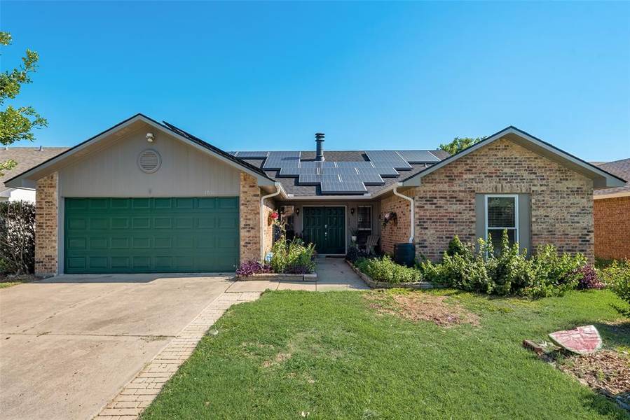 1706 Clark Trail, Grand Prairie, TX 75052