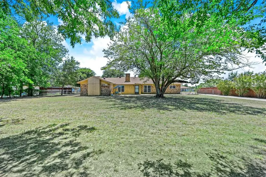 413 Sleepy Top Drive, Glenn Heights, TX 75154