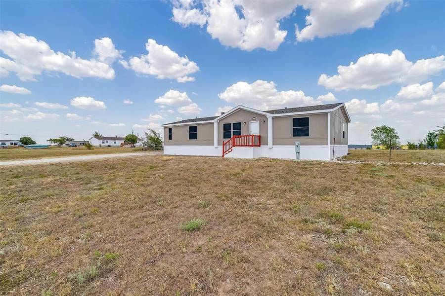 9316 Kansas Street, Joshua, TX 76058