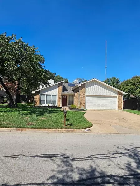 6301 High Country Trail, Arlington, TX 76016