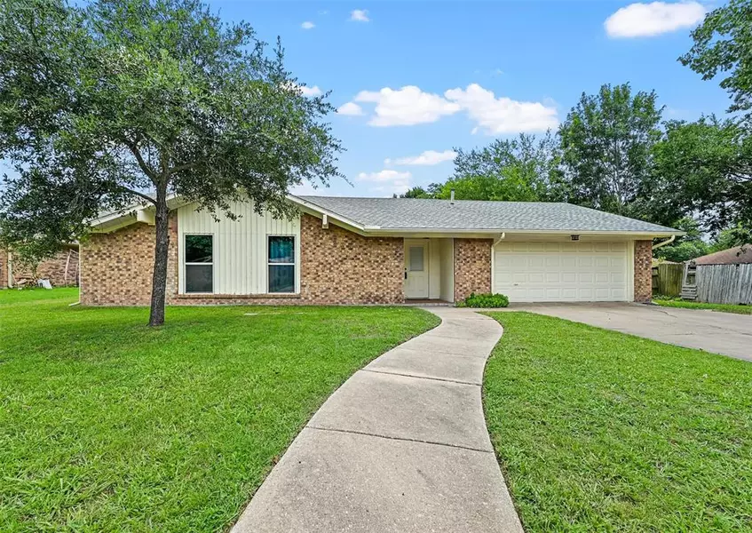 404 Haughton Street, Farmersville, TX 75442