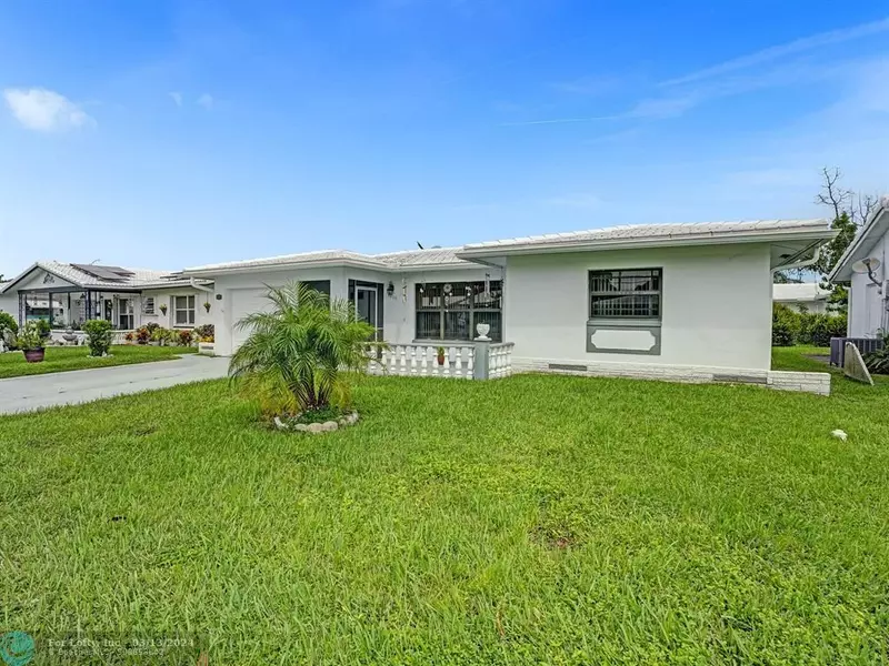 8209 NW 57th Ct, Tamarac, FL 33321