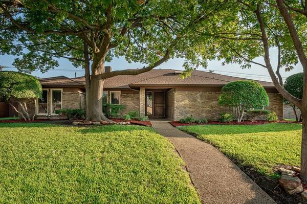 3027 Cross Bend Road, Plano, TX 75023