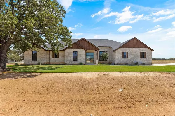 3001 Haylee Drive, Granbury, TX 76048