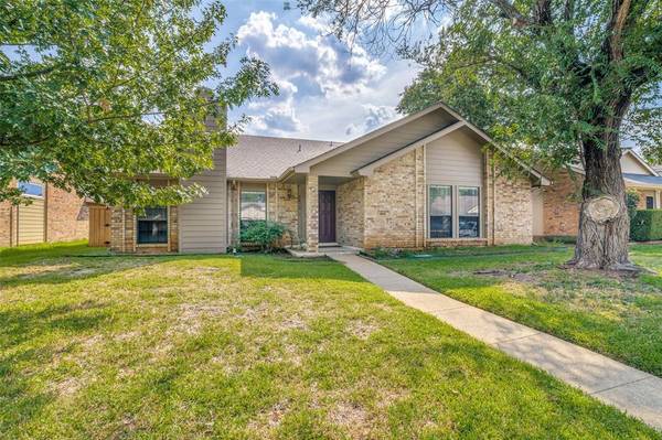 2813 Carnaby Lane, Flower Mound, TX 75028