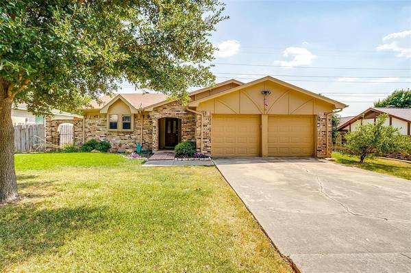 6512 Circleview Drive, North Richland Hills, TX 76180