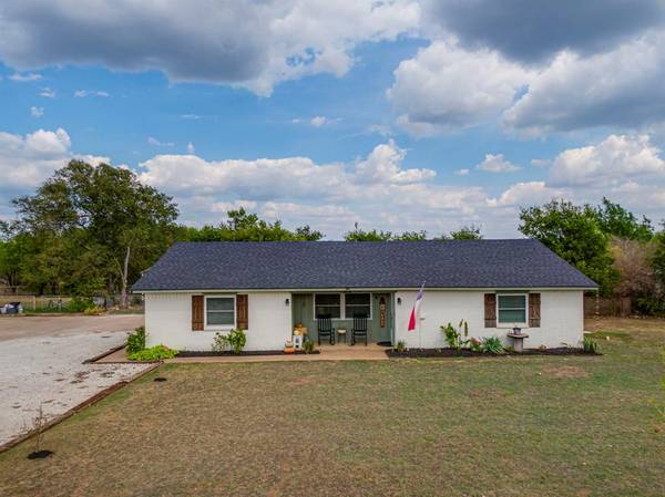 808 Fm 3049,  Blum,  TX 76627