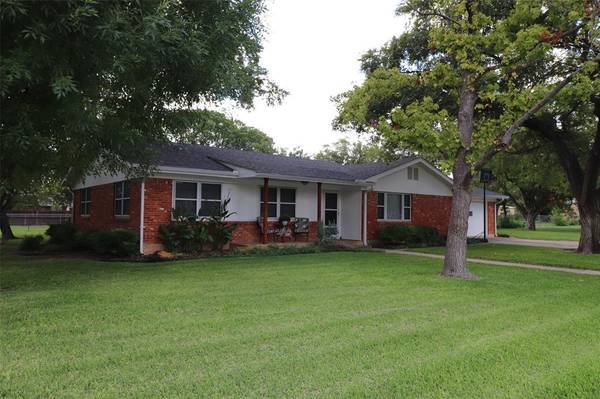 2007 7th Street, Brownwood, TX 76801