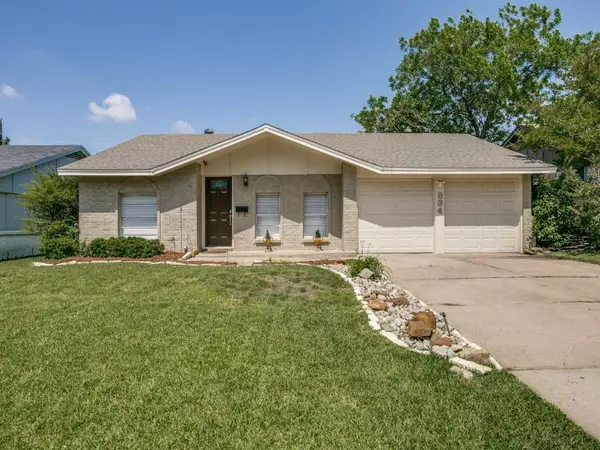 834 Rainbow Trail, Grapevine, TX 76051