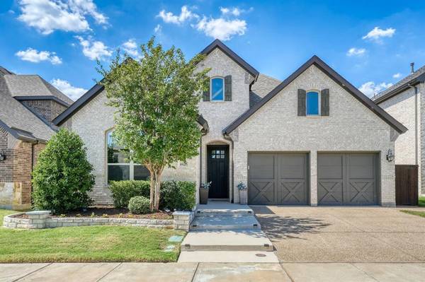 4425 La Roche Avenue, Carrollton, TX 75010