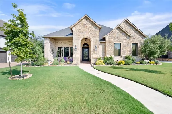 2901 Zinfandel Lane, Arlington, TX 76001