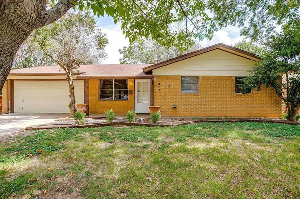 317 SW Gregory Street, Burleson, TX 76028