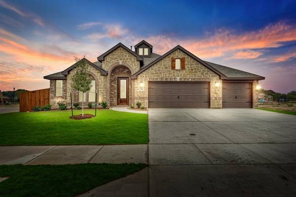 320 Laurel Lane, Glenn Heights, TX 75154