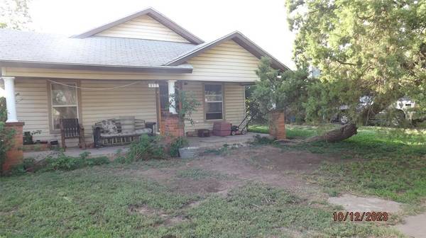 512 NW Avenue D, Hamlin, TX 79520