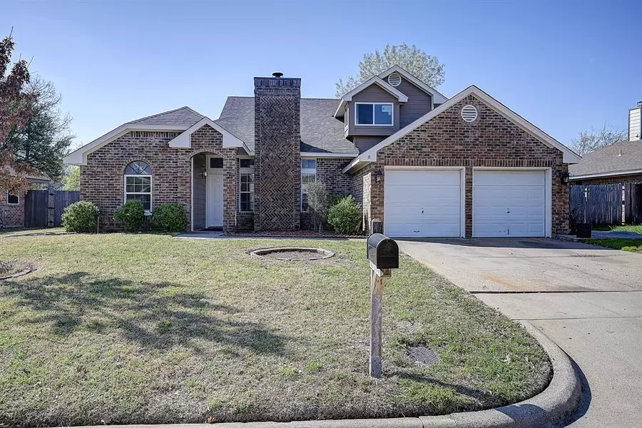 224 Iberis Drive, Arlington, TX 76018