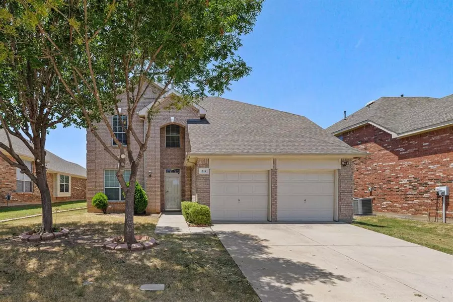 312 Brasher Lane, Euless, TX 76040