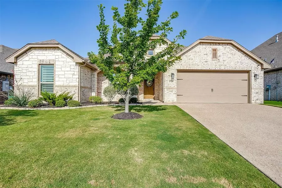 6720 Fire Dance Drive, Benbrook, TX 76126