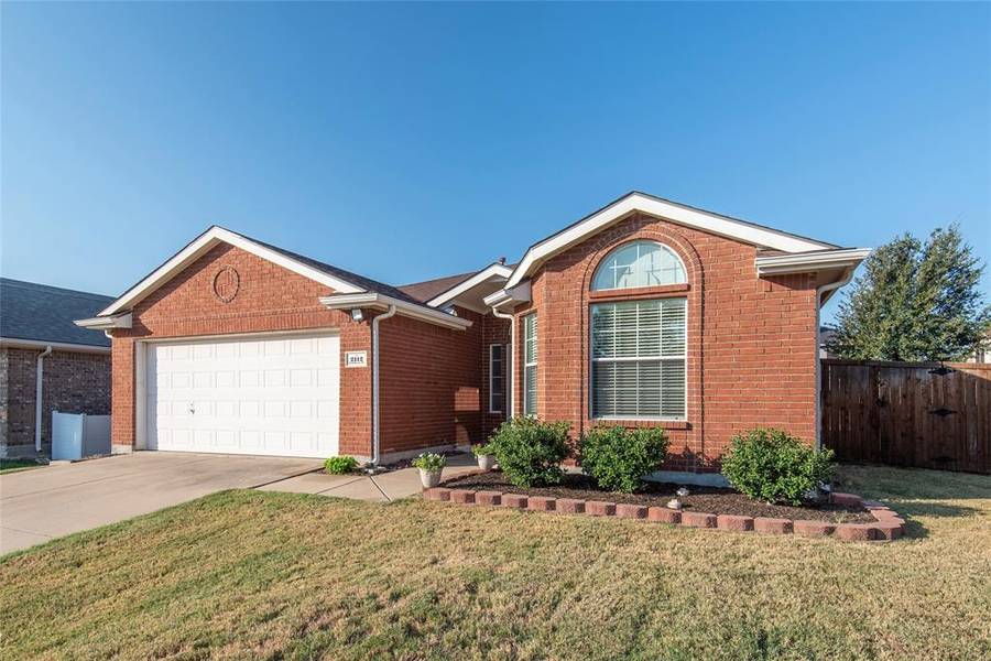 2112 Woodhaven Drive, Little Elm, TX 75068