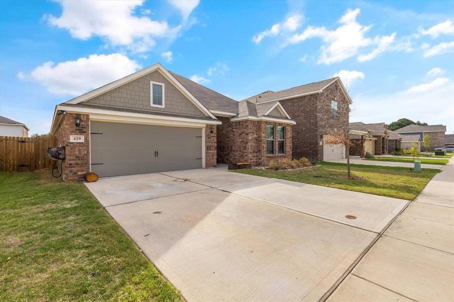 429 Lowery Oaks Trail, Fort Worth, TX 76120