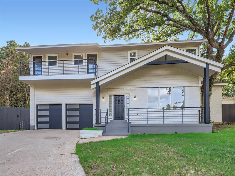 904 Live Oak Court, Arlington, TX 76012