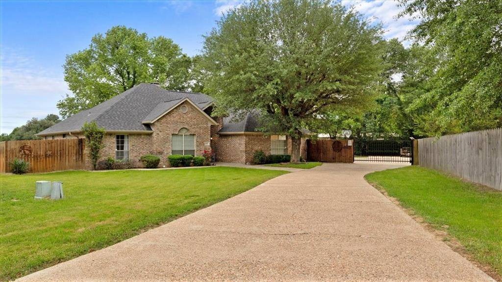 1801 Hogan Ln., Mount Pleasant, TX 75455