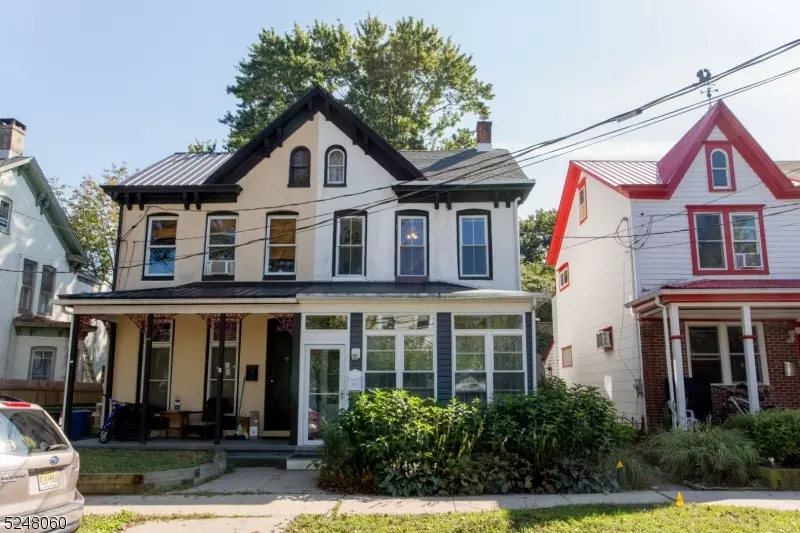 39 Elm St, Lambertville City, NJ 08530