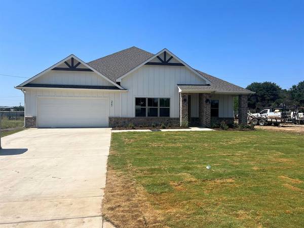 322 E Lloyd Street,  Krum,  TX 76249