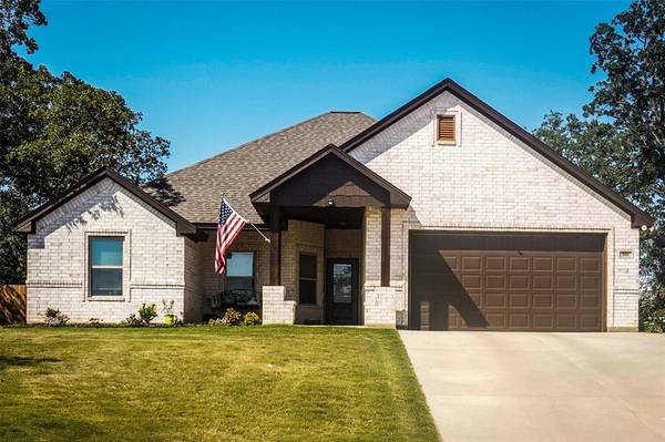 301 Titus Drive, Springtown, TX 76082