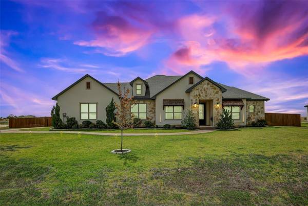 8228 Harvest Drive, Grandview, TX 76050