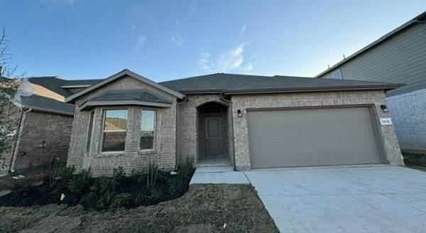 1012 SOUTHWARK Drive, Fort Worth, TX 76247