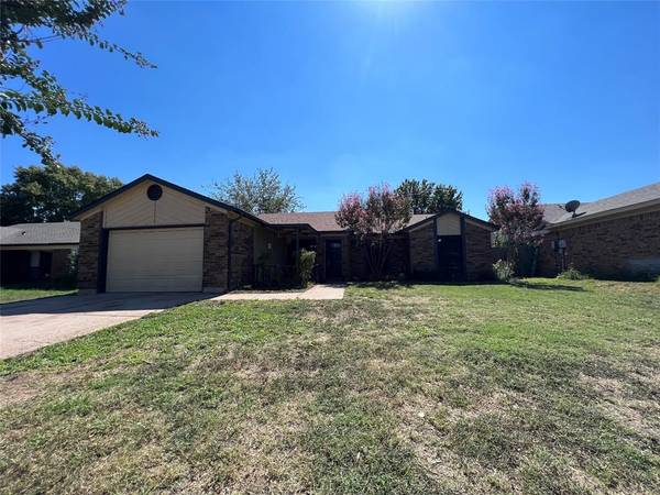 312 Iberis Drive, Arlington, TX 76018