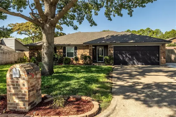 Grapevine, TX 76051,2323 Mockingbird Drive