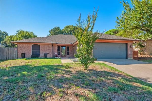 507 Shelmar Drive, Euless, TX 76039