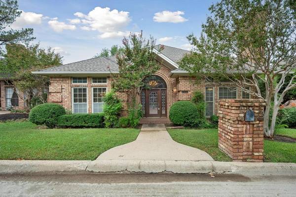 2306 Pheasant Trail, Arlington, TX 76016