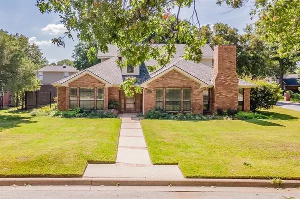 Grapevine, TX 76051,3453 Knob Oak Drive