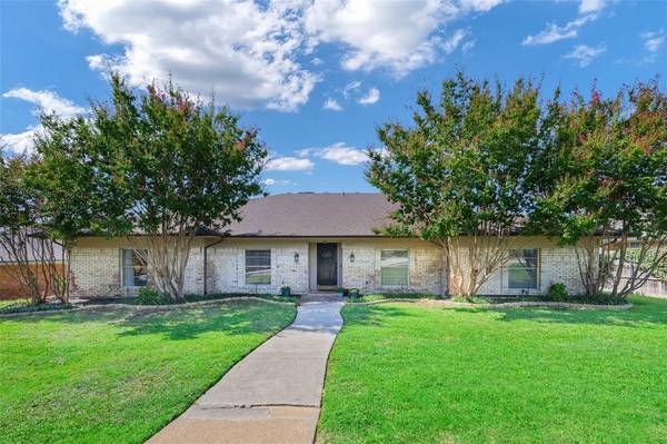 2821 Club Meadow Drive, Garland, TX 75043