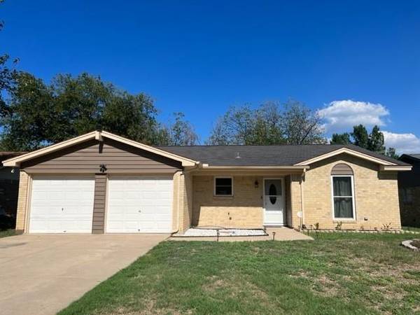 6716 Summit Ridge Drive, Watauga, TX 76148