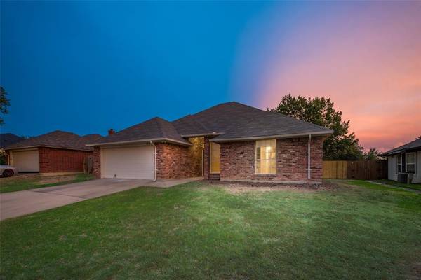 1224 Downwood Drive, Burleson, TX 76028